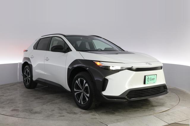 2023 Toyota bZ4X — photo 10 of 24