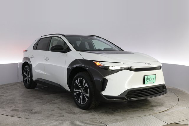 2023 Toyota bZ4X — photo 10 of 24
