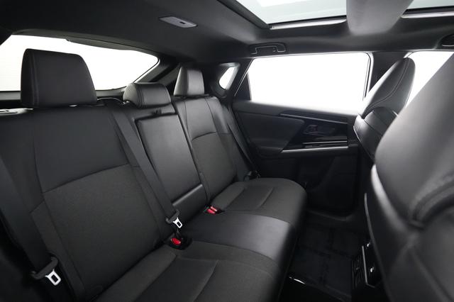 2023 Toyota bZ4X — photo 4 of 24