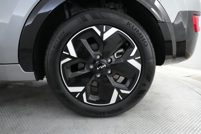 2024 Kia Niro EV — photo 7 of 23