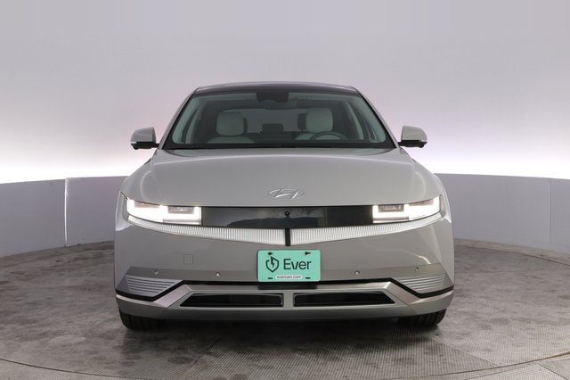2024 Hyundai IONIQ 5 — photo 9 of 21