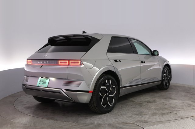 2024 Hyundai IONIQ 5 — photo 2 of 21