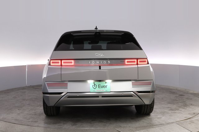 2024 Hyundai IONIQ 5 — photo 12 of 21