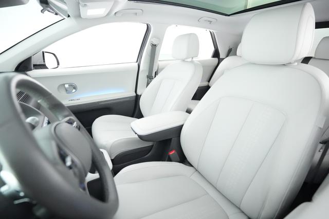 2024 Hyundai IONIQ 5 — photo 3 of 21