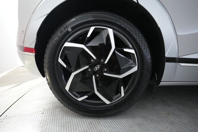 2024 Hyundai IONIQ 5 — photo 17 of 21