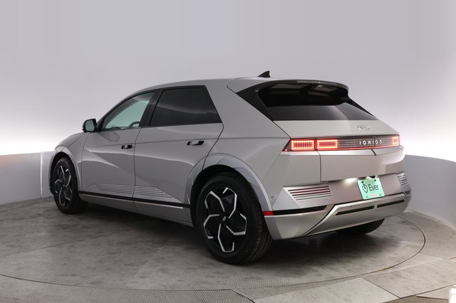 2024 Hyundai IONIQ 5 — photo 13 of 21