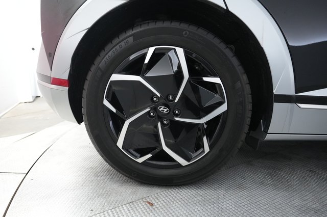 2024 Hyundai IONIQ 5 — photo 17 of 20
