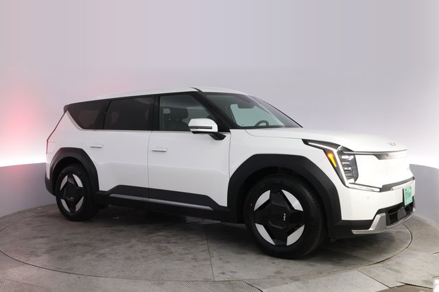 2024 Kia EV9 — photo 11 of 23