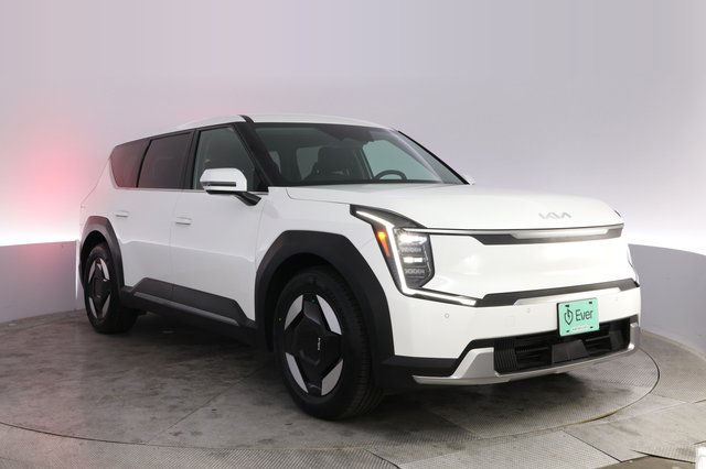 2024 Kia EV9 — photo 10 of 23