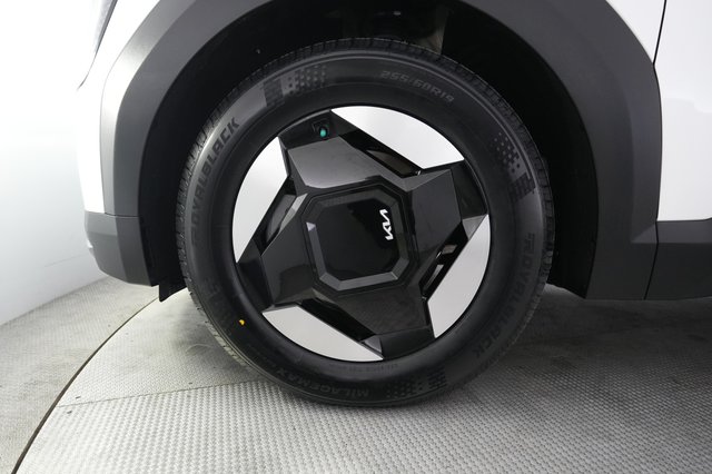 2024 Kia EV9 — photo 15 of 23