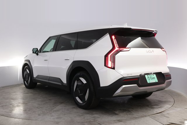 2024 Kia EV9 — photo 13 of 23