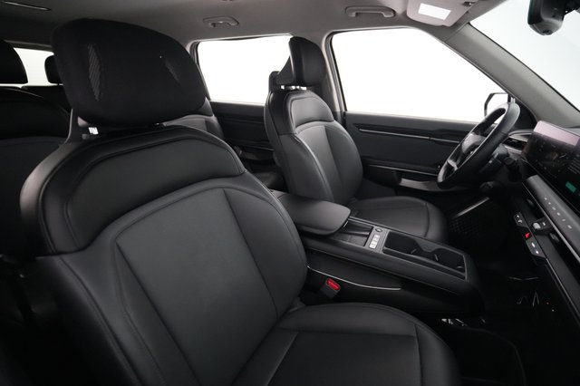 2024 Kia EV9 — photo 18 of 25