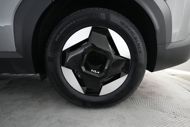 2024 Kia EV9 — photo 7 of 25