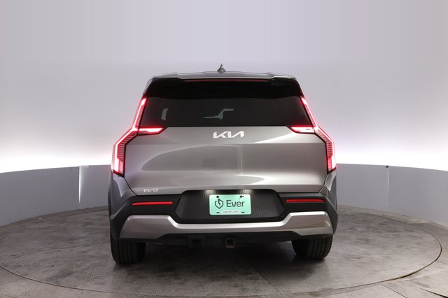 2024 Kia EV9 — photo 12 of 25