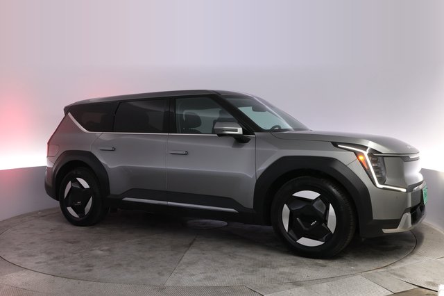 2024 Kia EV9 — photo 11 of 25