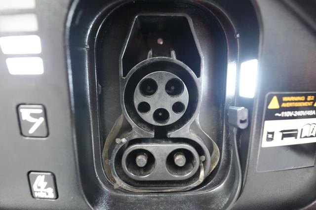 2024 Kia EV6 — photo 8 of 24