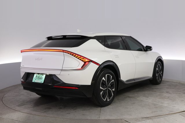 2024 Kia EV6 — photo 2 of 24