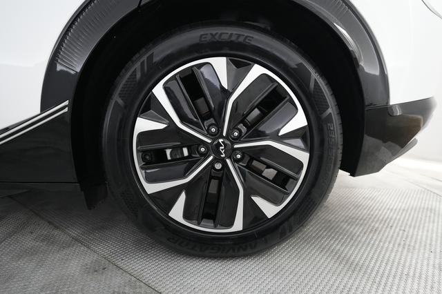 2024 Kia EV6 — photo 7 of 24