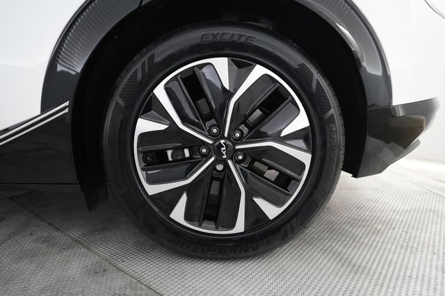 2024 Kia EV6 — photo 7 of 24