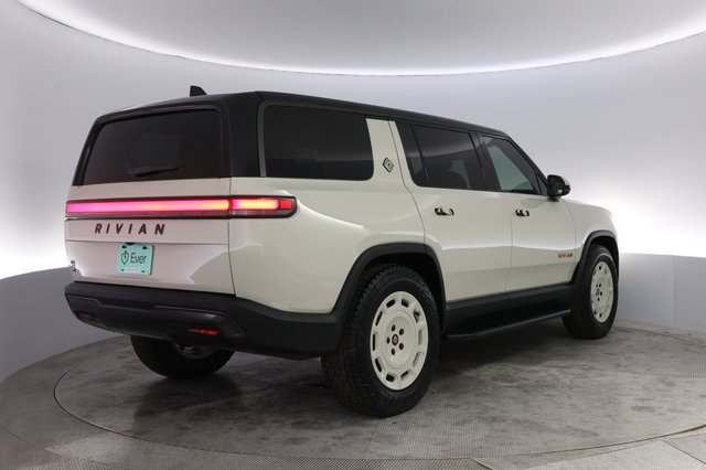 2025 Rivian R1S — photo 2 of 23