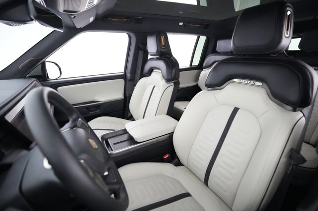 2025 Rivian R1S — photo 3 of 23