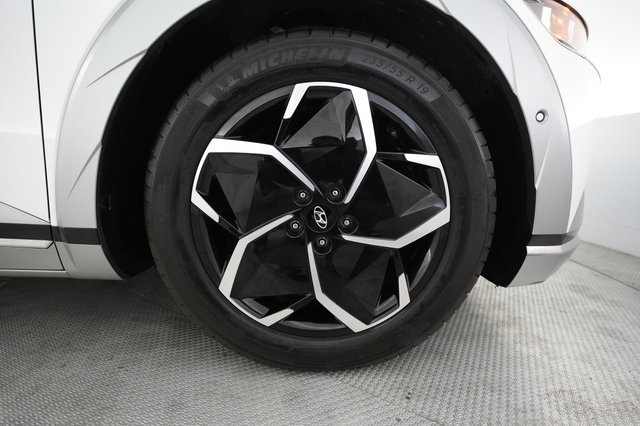 2024 Hyundai IONIQ 5 — photo 14 of 21