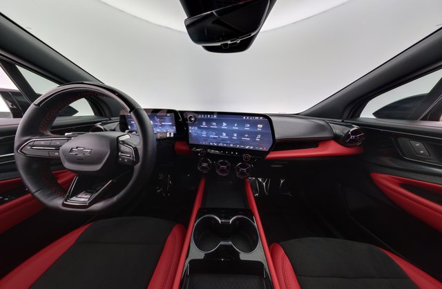 2025 Chevrolet Blazer EV — photo 21 of 23