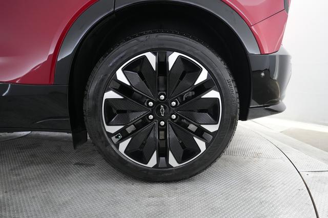 2025 Chevrolet Blazer EV — photo 7 of 23