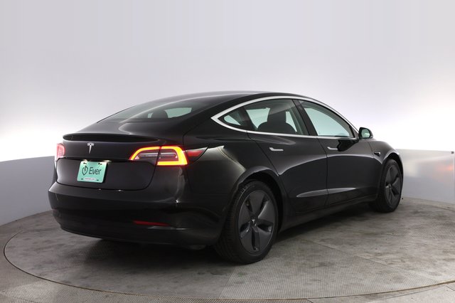 2019 Tesla Model 3 — photo 2 of 32