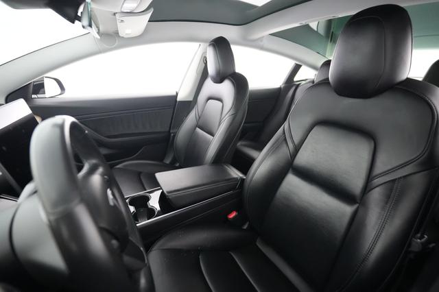 2019 Tesla Model 3 — photo 3 of 32