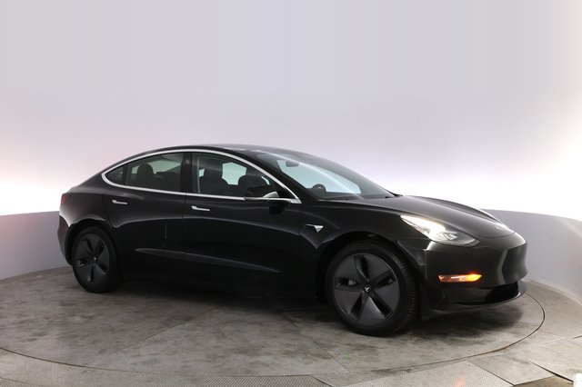 2019 Tesla Model 3 — photo 11 of 32