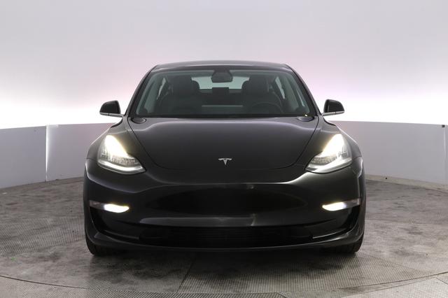 2019 Tesla Model 3 — photo 9 of 32