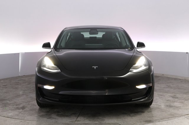 2019 Tesla Model 3 — photo 9 of 32