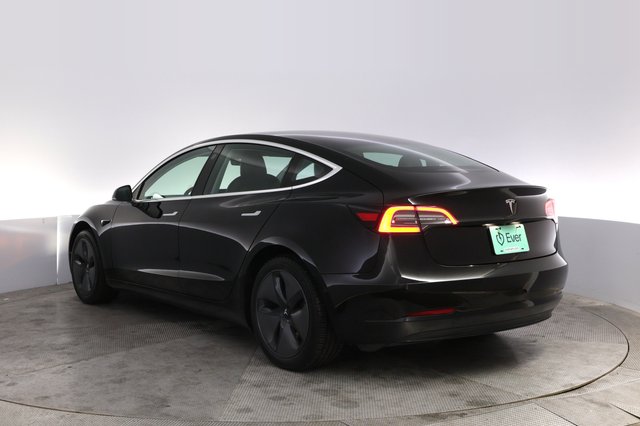 2019 Tesla Model 3 — photo 13 of 32