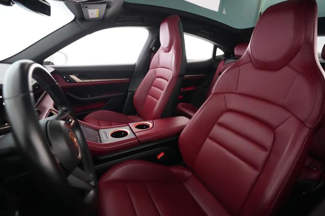 2022 Porsche Taycan — photo 3 of 27