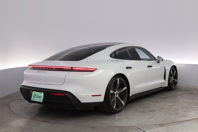 2022 Porsche Taycan — photo 2 of 27