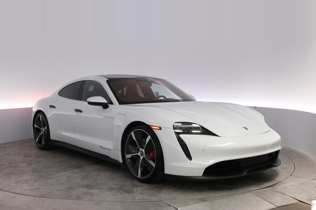 2022 Porsche Taycan — photo 10 of 27