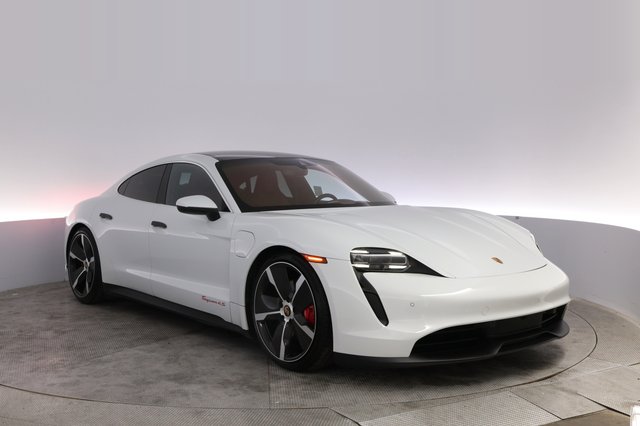 2022 Porsche Taycan — photo 10 of 27