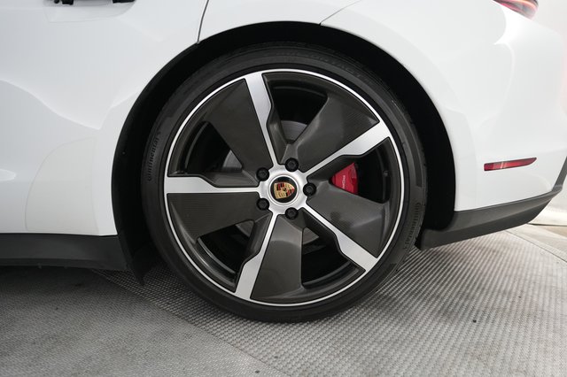 2022 Porsche Taycan — photo 7 of 27