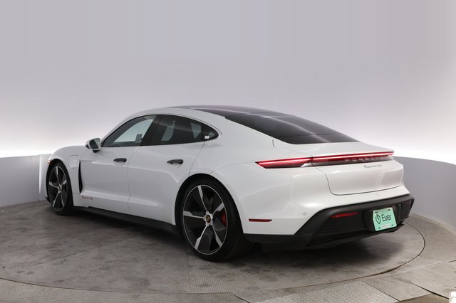 2022 Porsche Taycan — photo 13 of 27