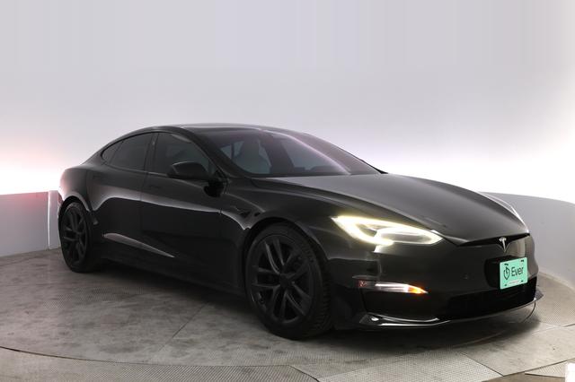 2022 Tesla Model S — photo 10 of 24