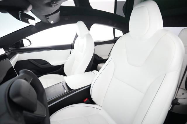 2022 Tesla Model S — photo 3 of 24
