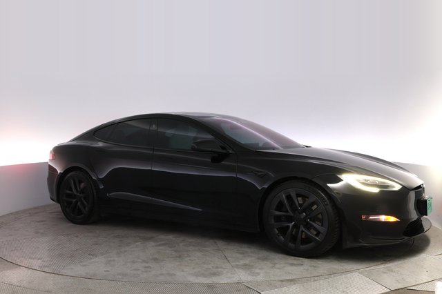 2022 Tesla Model S — photo 11 of 24
