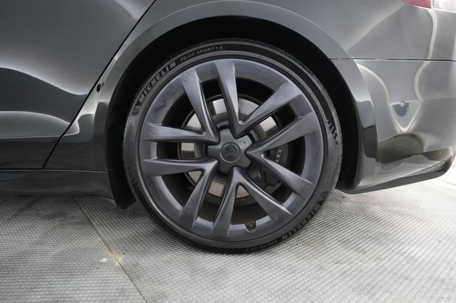 2022 Tesla Model S — photo 7 of 24