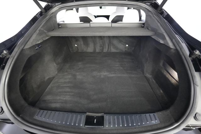 2022 Tesla Model S — photo 6 of 24