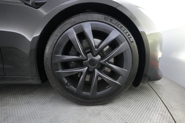 2022 Tesla Model S — photo 16 of 24