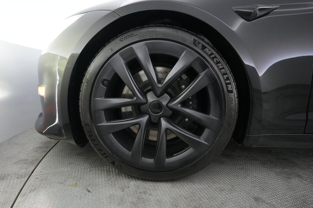 2022 Tesla Model S — photo 15 of 24