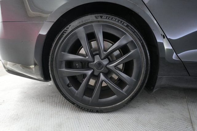 2022 Tesla Model S — photo 17 of 24