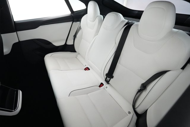 2022 Tesla Model S — photo 19 of 24