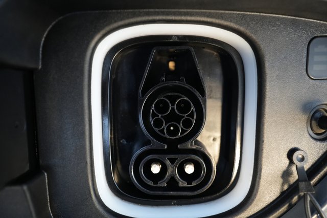 2023 Hyundai Kona Electric — photo 8 of 24